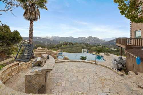 $1,350,000 - 5Br/3Ba -  for Sale in Jamul