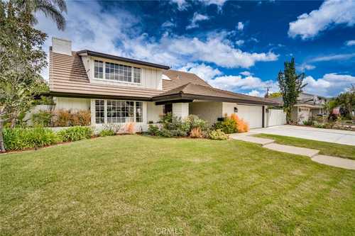 $2,300,000 - 4Br/3Ba -  for Sale in Country Club Series (iccs), Costa Mesa