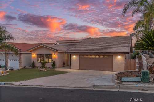 $599,999 - 2Br/3Ba -  for Sale in Canyon Lake