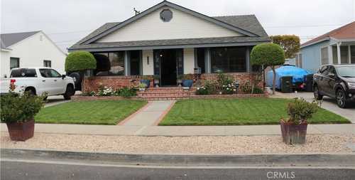 $899,500 - 3Br/2Ba -  for Sale in Lakewood