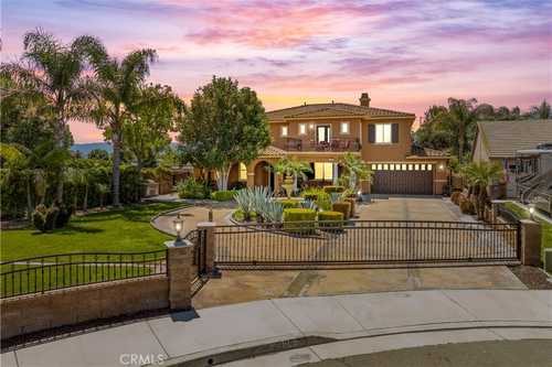 $1,250,000 - 6Br/5Ba -  for Sale in Eastvale