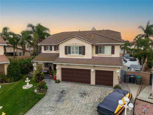 $1,200,000 - 5Br/4Ba -  for Sale in Eastvale