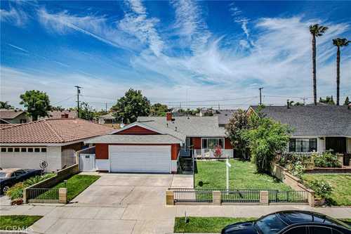 $799,880 - 3Br/2Ba -  for Sale in Downey
