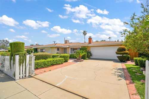 $549,900 - 3Br/2Ba -  for Sale in Fontana