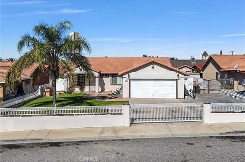 $560,000 - 4Br/2Ba -  for Sale in Fontana