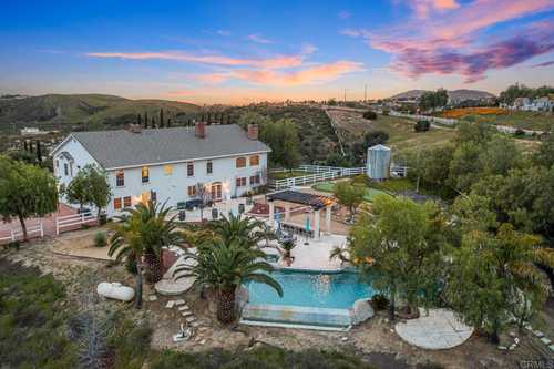$2,499,000 - 6Br/5Ba -  for Sale in Temecula