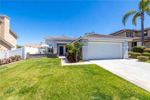 $725,000 - 3Br/2Ba -  for Sale in ,sutton Place, Corona