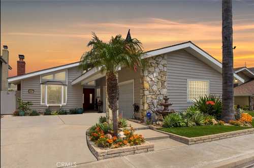 $1,450,000 - 4Br/2Ba -  for Sale in College Park (colp), Seal Beach
