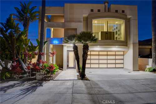 $2,899,900 - 5Br/4Ba -  for Sale in Hermosa Beach