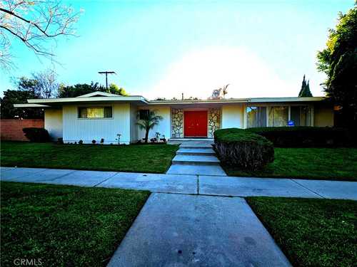 $1,085,000 - 3Br/2Ba -  for Sale in Lakewood