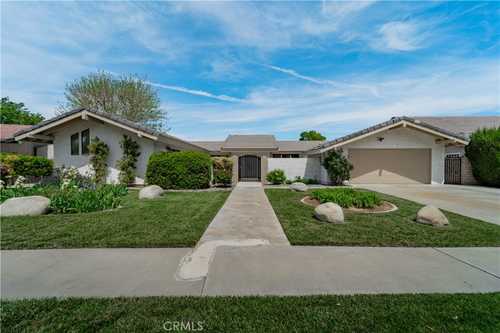 $569,900 - 3Br/2Ba -  for Sale in Palmdale