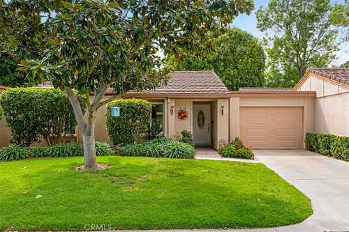 $798,800 - 3Br/2Ba -  for Sale in Leisure World (lw), Laguna Woods