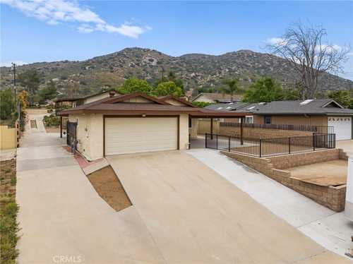 $849,999 - 3Br/2Ba -  for Sale in Norco