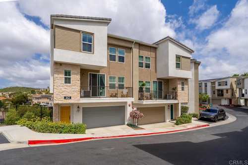 $649,999 - 2Br/3Ba -  for Sale in San Marcos
