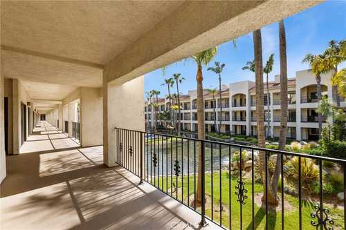$569,900 - 2Br/2Ba -  for Sale in Los Caballeros (lcab), Fountain Valley