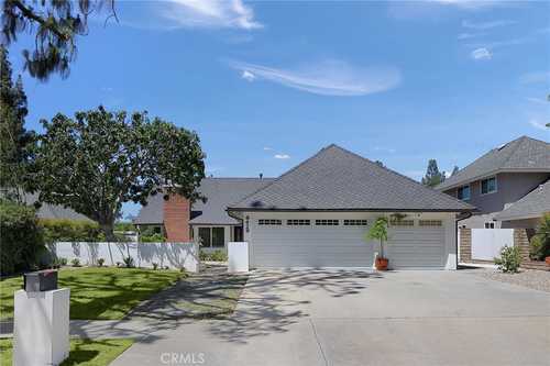 $1,300,000 - 4Br/3Ba -  for Sale in West Hills