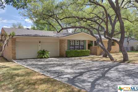 $560,000 - 3Br/2Ba -  for Sale in Mission Oaks 1, New Braunfels