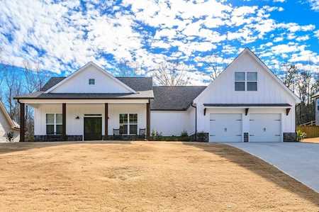 $485,900 - 3Br/2Ba -  for Sale in Griffin Manor, Cartersville