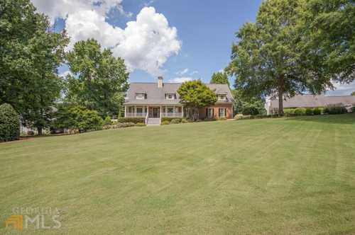 $699,900 - 5Br/5Ba -  for Sale in Royal Lakes, Flowery Branch