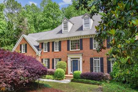 $850,000 - 5Br/4Ba -  for Sale in Byrnwyck, Brookhaven