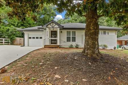 $489,000 - 3Br/3Ba -  for Sale in Jackson Manor, Decatur