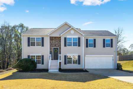 $439,000 - 3Br/3Ba -  for Sale in The Meadows At Northcrest, Powder Springs