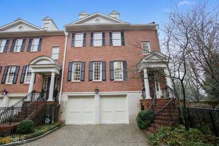 $1,575,000 - 4Br/5Ba -  for Sale in Historic Brookhaven, Brookhaven