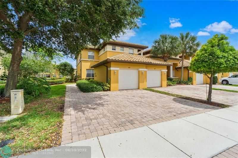 $499,900 - 3Br/2Ba -  for Sale in Cypress Pointe, Parkland
