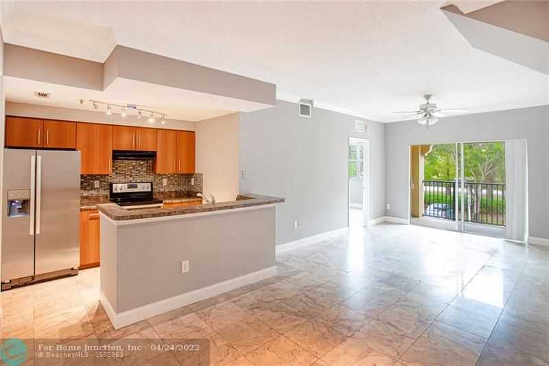 $435,000 - 3Br/2Ba -  for Sale in Poinciana, Coral Springs