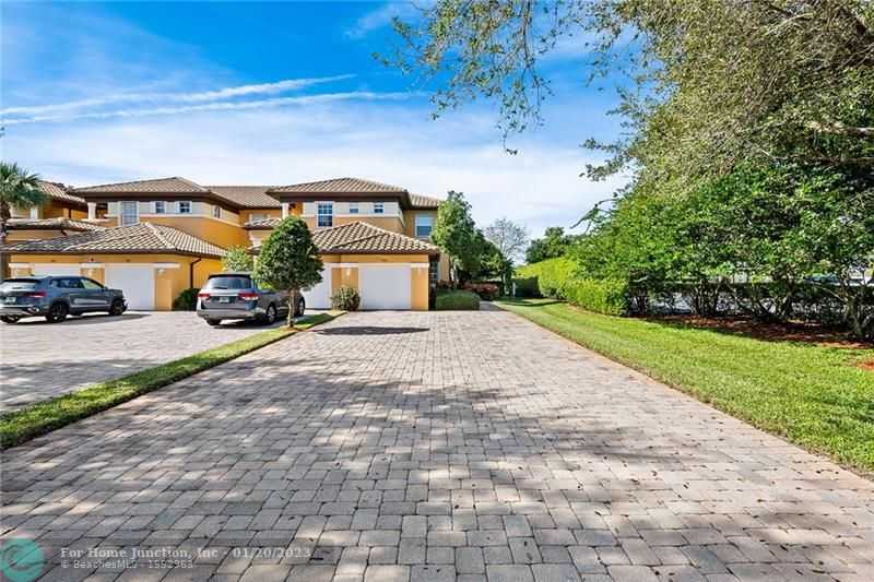 $515,000 - 3Br/2Ba -  for Sale in Cypress Pointe, Parkland
