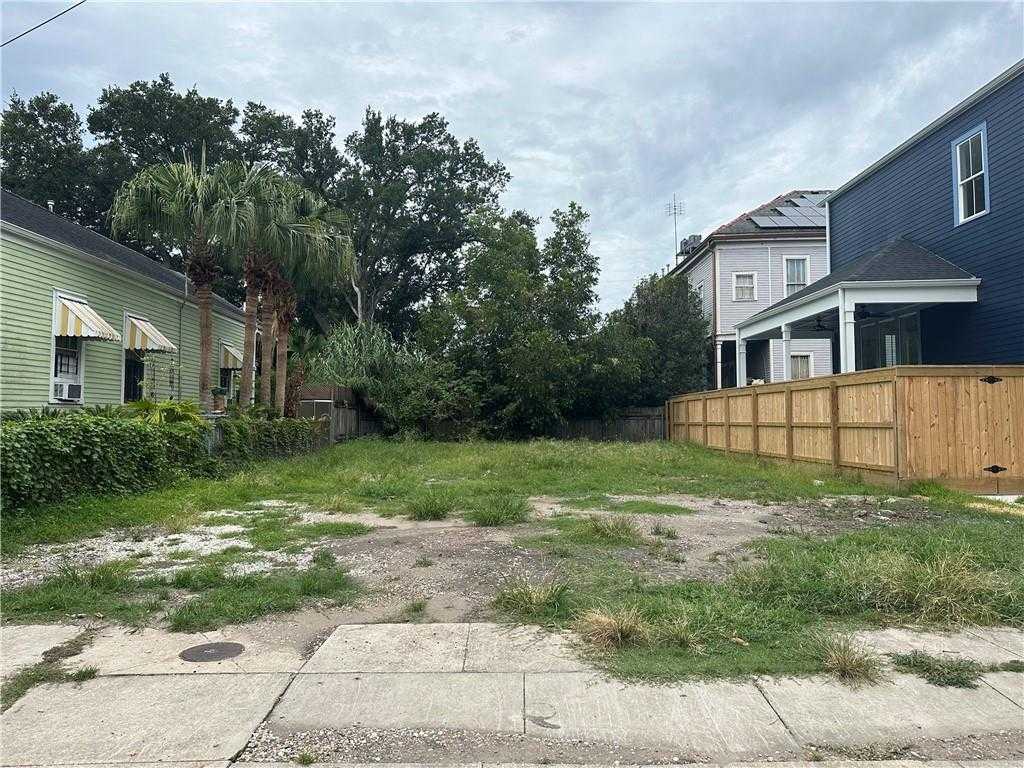 View New Orleans, LA 70117 property