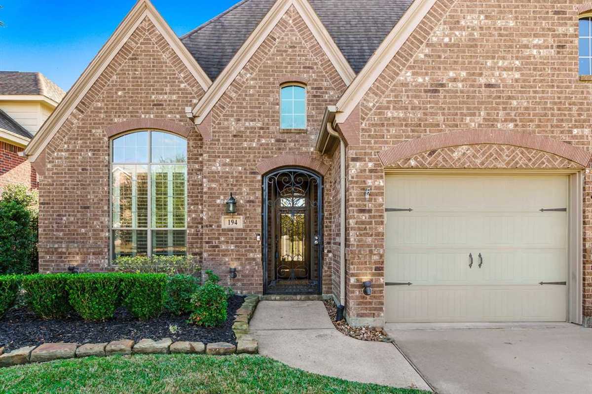 $450,000 - 4Br/3Ba -  for Sale in Sterling Ridge, The Woodlands