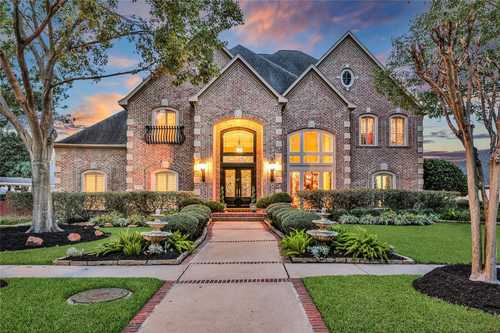 $775,000 - 4Br/4Ba -  for Sale in Copper Lakes, Houston