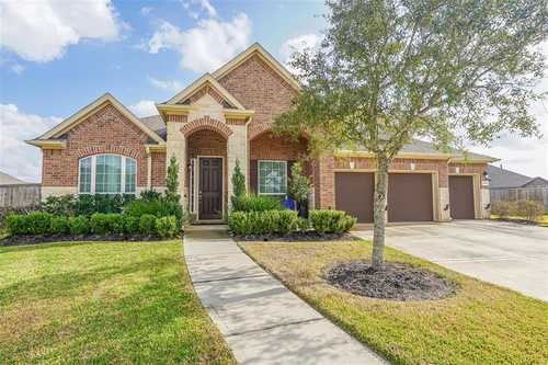 $429,000 - 5Br/3Ba -  for Sale in Riverstone Ranch, Pearland