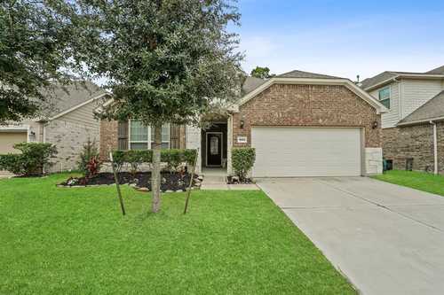 $365,000 - 4Br/3Ba -  for Sale in Waters Edge Sec 7, Houston