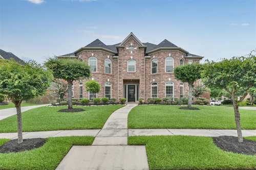 $745,000 - 5Br/4Ba -  for Sale in Lakeshore, Houston