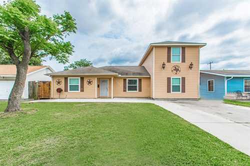 $296,000 - 5Br/3Ba -  for Sale in Wayside Place 2, Texas City