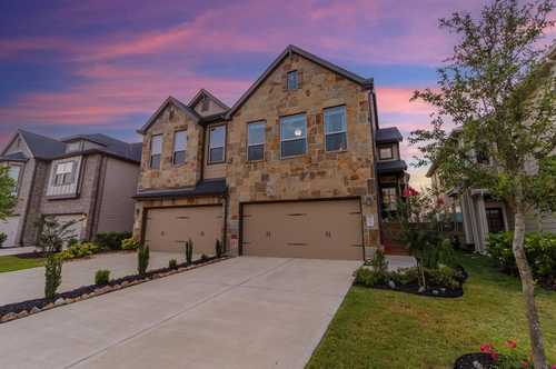 $349,999 - 3Br/3Ba -  for Sale in Willows At Cross Creek Ranch, Fulshear