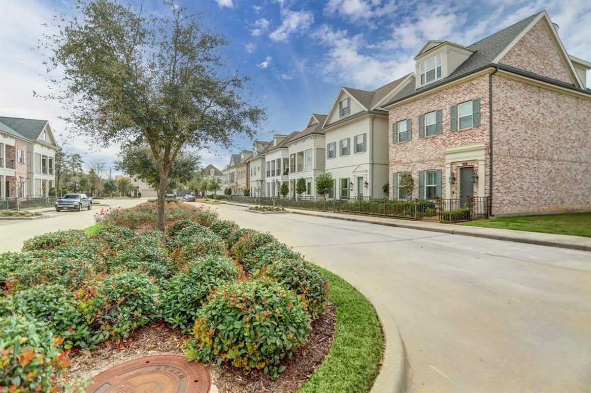 $679,000 - 4Br/4Ba -  for Sale in Boulevard Green At Vision Park, Conroe