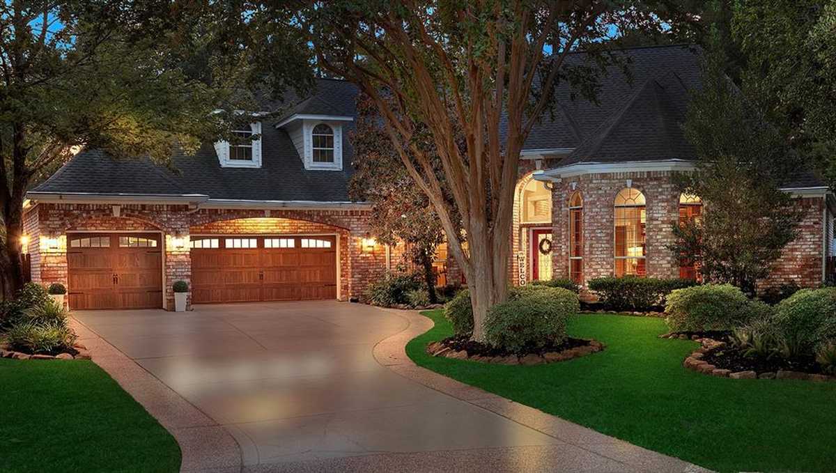 $989,700 - 4Br/4Ba -  for Sale in Wdlnds Village Panther Ck 35, The Woodlands