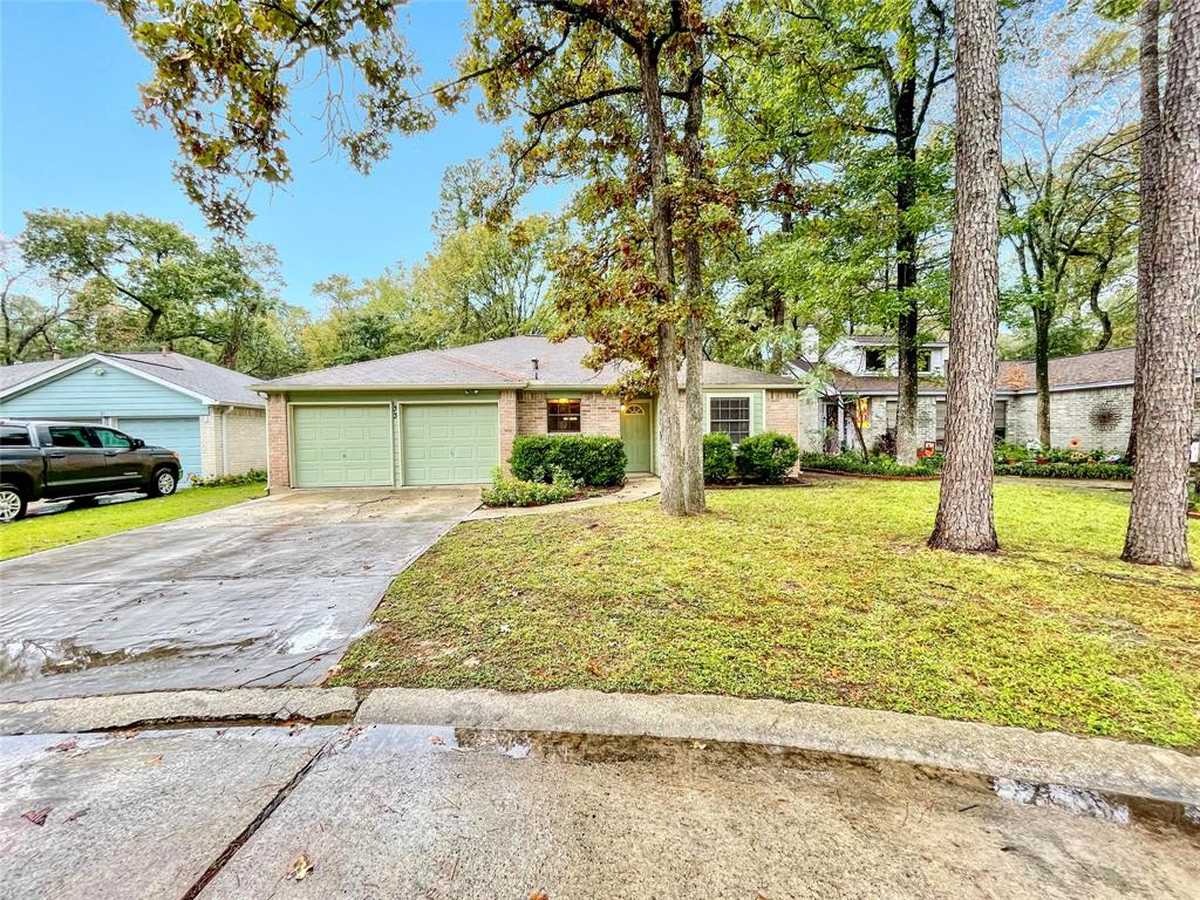 $305,000 - 3Br/2Ba -  for Sale in Wdlnds Village Panther Ck 03, The Woodlands