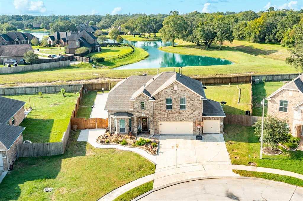 $539,000 - 5Br/4Ba -  for Sale in Heritage Court, Angleton