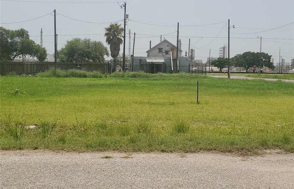 View Texas City, TX 77590 property