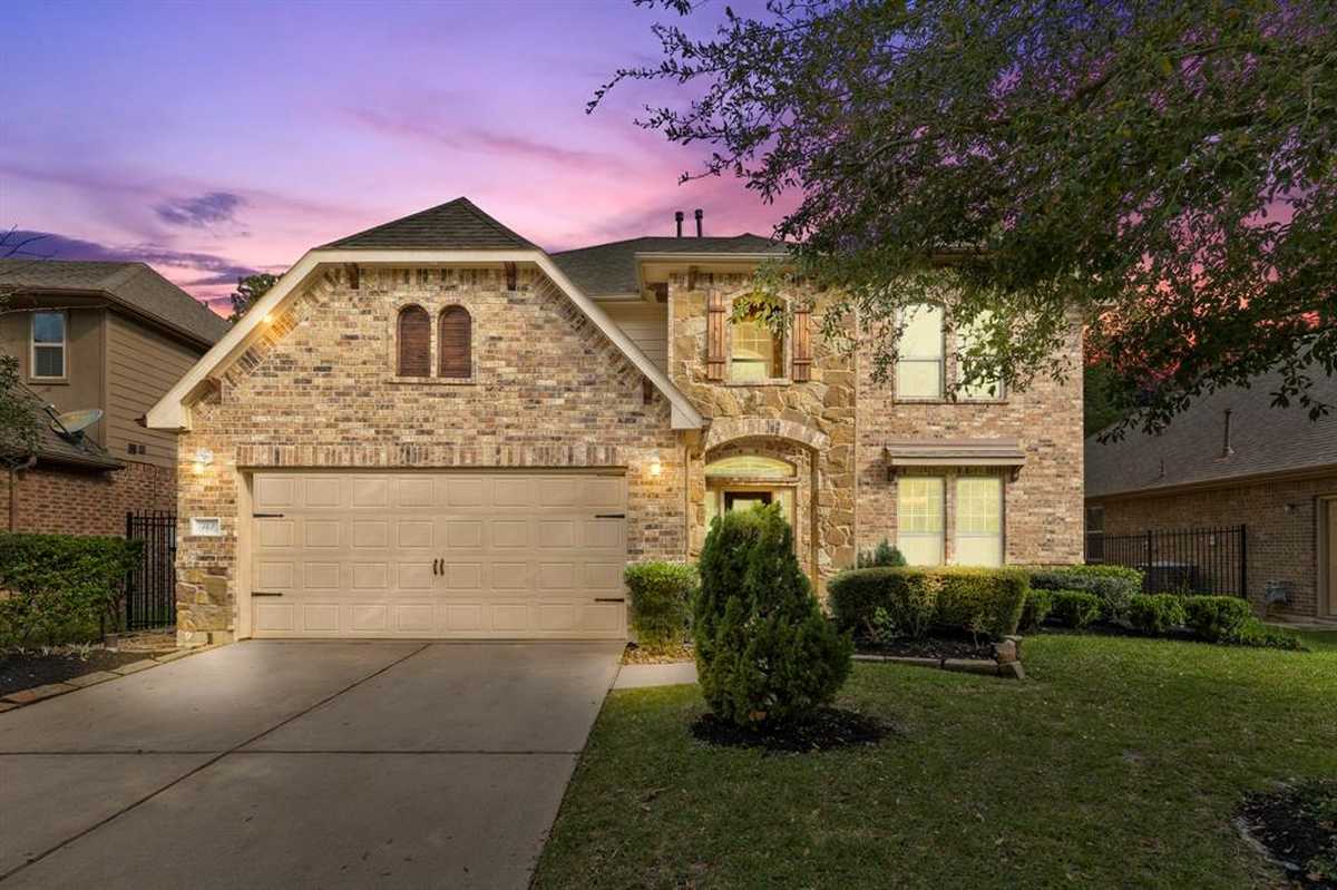 $575,000 - 4Br/4Ba -  for Sale in The Woodlands Creekside Park West 02, Tomball