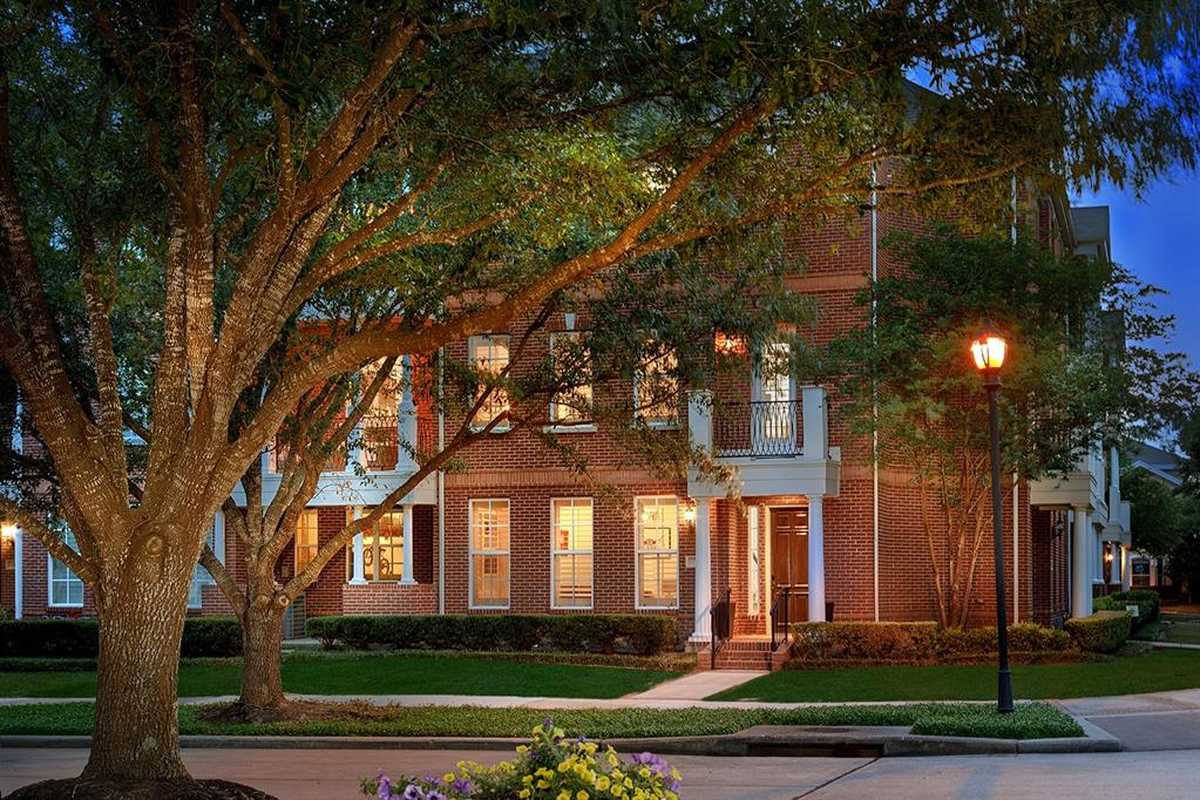 $675,000 - 4Br/4Ba -  for Sale in Wyngate Terrace At East Shore, The Woodlands