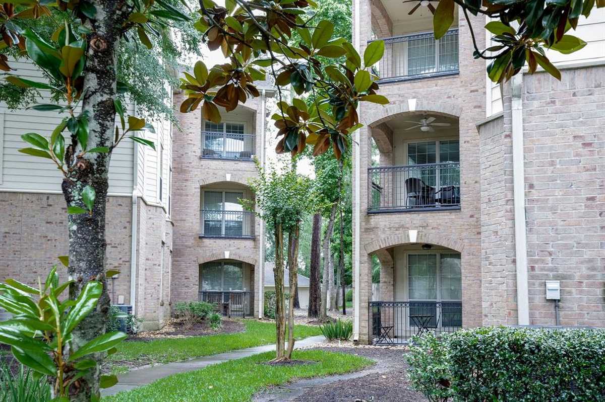 $274,900 - 2Br/2Ba -  for Sale in Condominiums At Sterling Green, The Woodlands