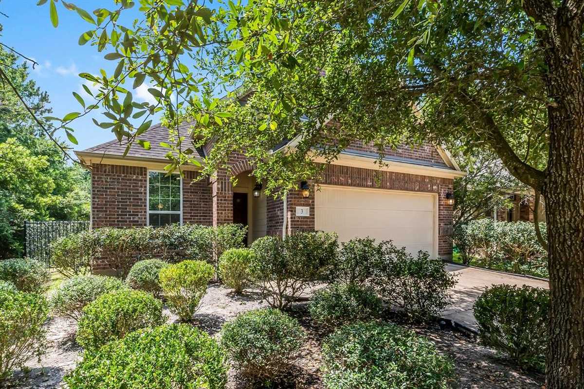 $369,900 - 3Br/2Ba -  for Sale in The Woodlands Creekside Park West 02, Tomball