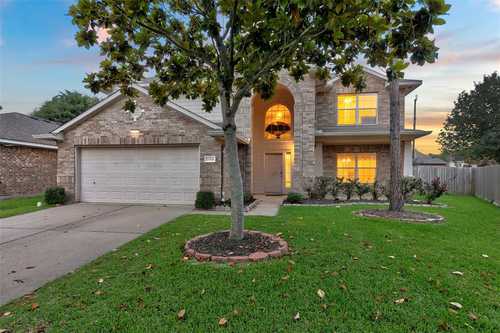 $360,000 - 4Br/3Ba -  for Sale in Canyon Lakes At Stonegate 01, Houston