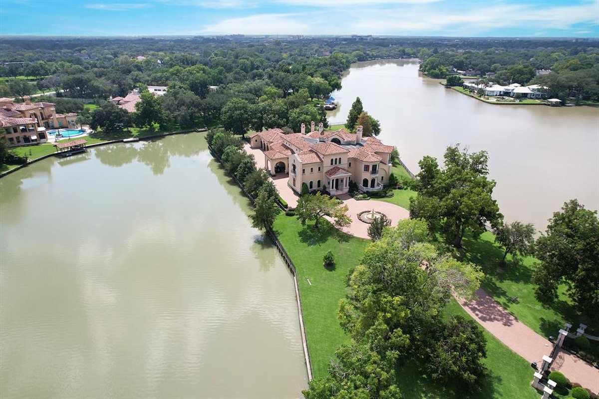 $7,998,800 - 6Br/8Ba -  for Sale in Paradise Point, Sugar Land