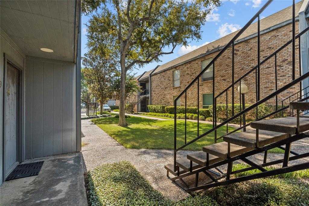 View Houston, TX 77057 residential property